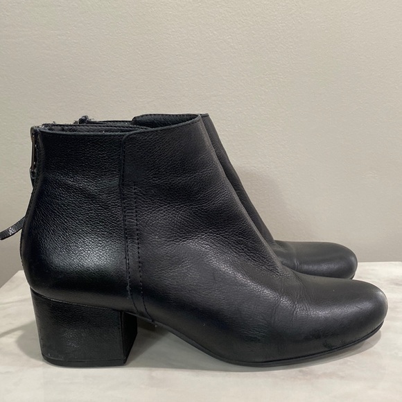 Steve Madden Shoes - Steve Madden Black Leather Booties Size 9.5